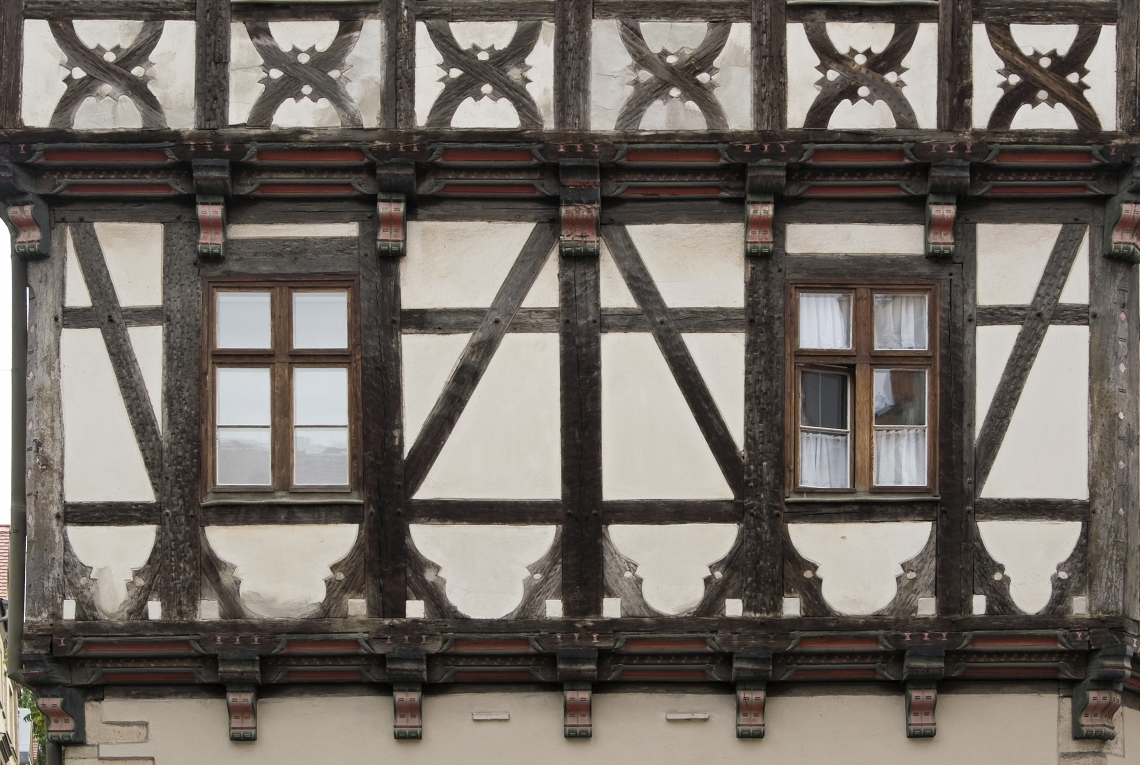 Tudor Wall Ornate